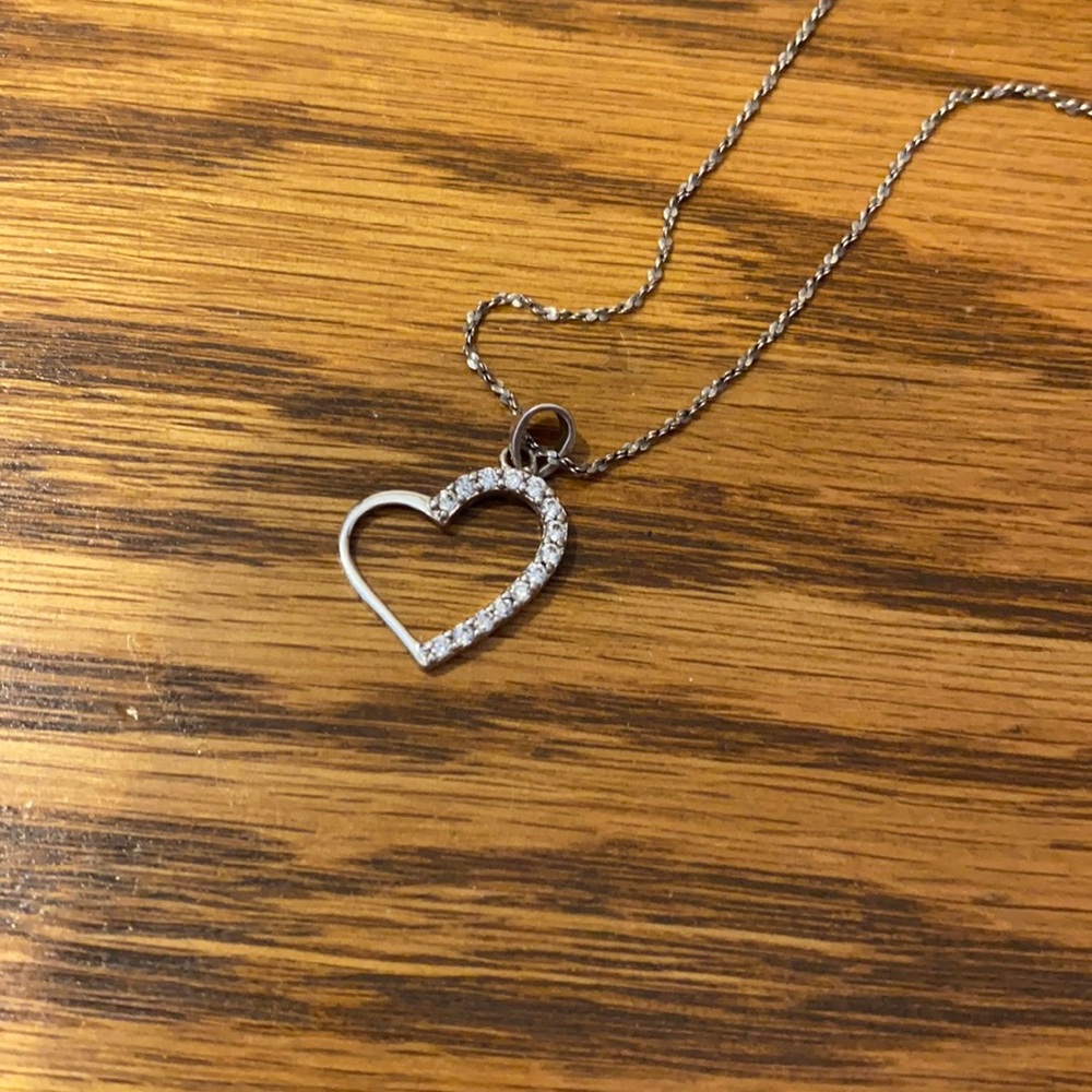 Heart shape half diamond necklace